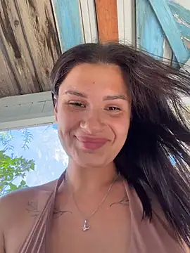 MiraReach live XXX chat