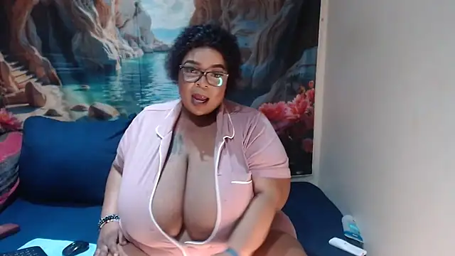 xGIANTEBONY30x's Live XXX Chat