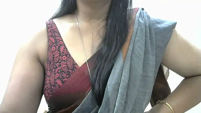 Chat XXX ao vivo de reshmika_reddy