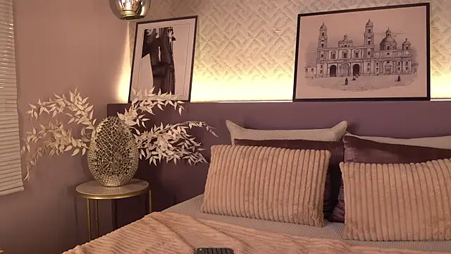 ElleDiane Adlı Modelin Canlı XXX Sohbeti