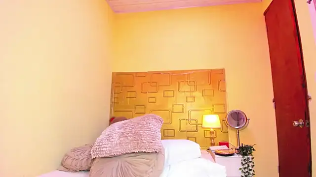 Czat XXX na żywo – Julia_Haye