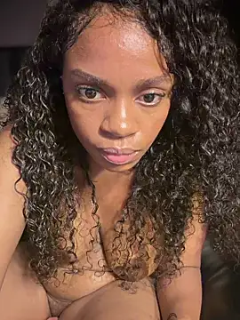 Chat XXX en directo de CharlottX