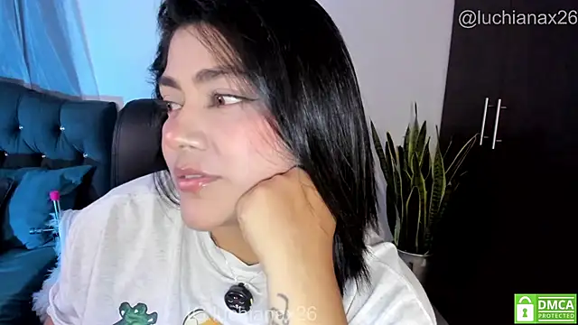 lucy26_ Adlı Modelin Canlı XXX Sohbeti
