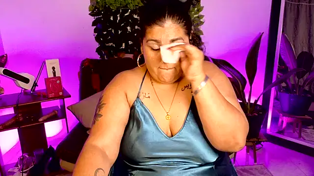 دردشة AndreaKinky الجنسية المباشرة