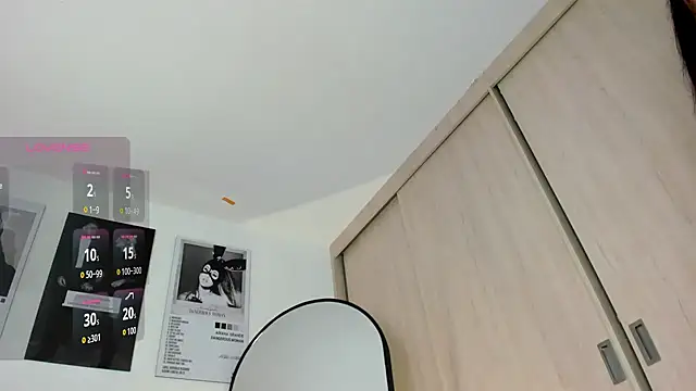 hollyprincess_2's Live XXX Chat