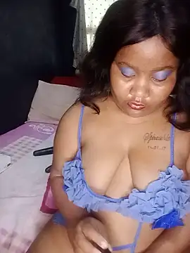 ChubbyMidgetxxx19 Chat XXX in diretta