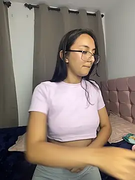 MoonLitDoll live XXX chat