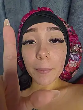 alaia_princess Adlı Modelin Canlı XXX Sohbeti