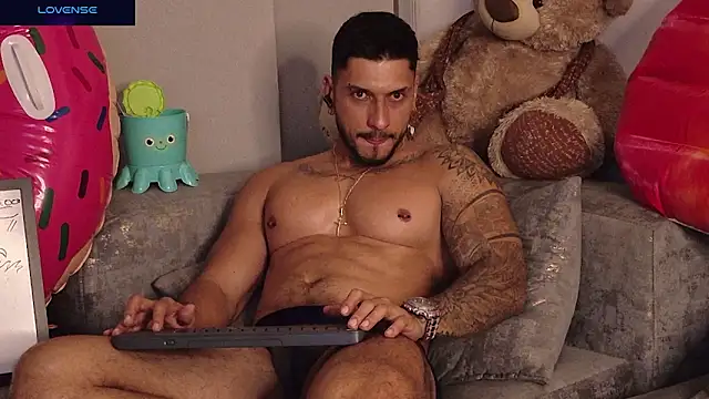 Chat +18 de Seth_Vegaa ao vivo