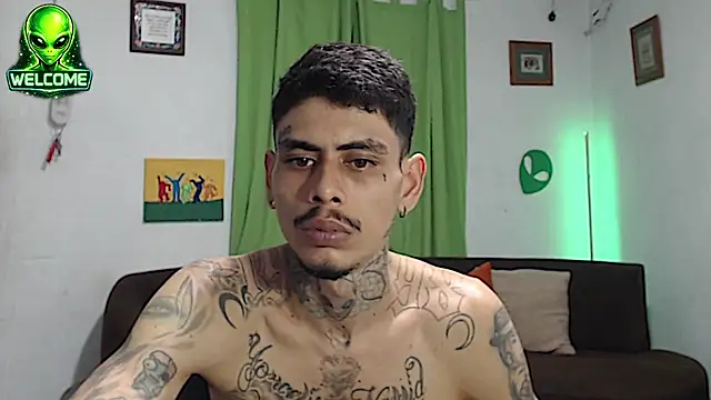 Czat XXX na żywo – alpha_zom