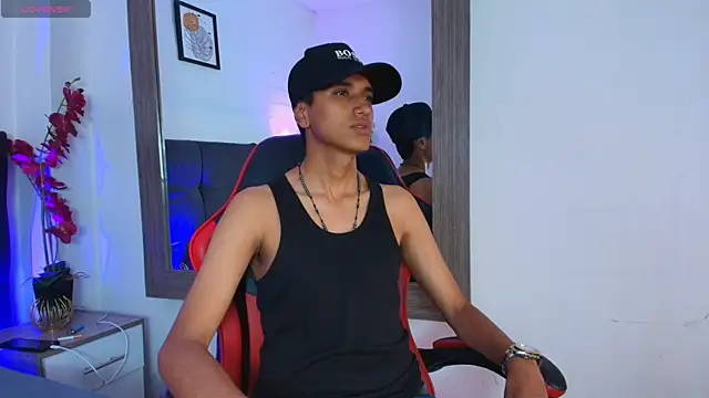 Chat XXX en directo de Alan_Colthon