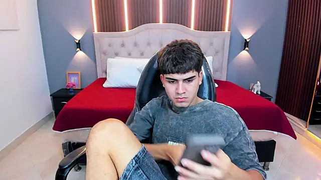 Tommy18__ Live XXX-Chat
