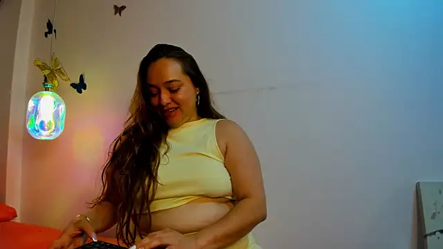 Chat +18 de SabrinaVantress ao vivo