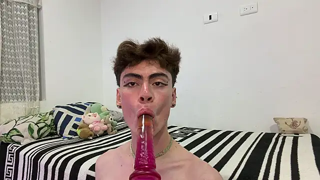 XXX chat uživo modela _peachyboy