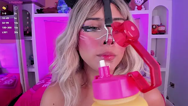 miss___megan: απευθείας συνομιλία ΧΧΧ