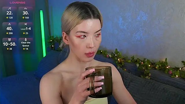 แชท XXX สดของ LindaThackerr