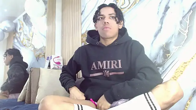 Chatroom XXX en direct de DaviidBuckx_