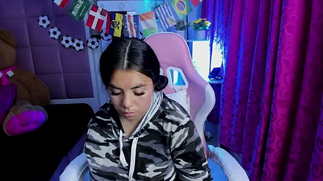 Chatroom XXX en direct de liany_taylor