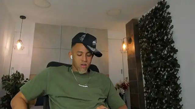 XXX chat uživo modela B_Wild