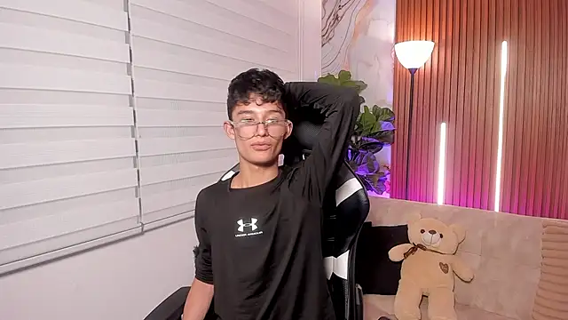 Patrick_Howland_ Live XXX-Chat