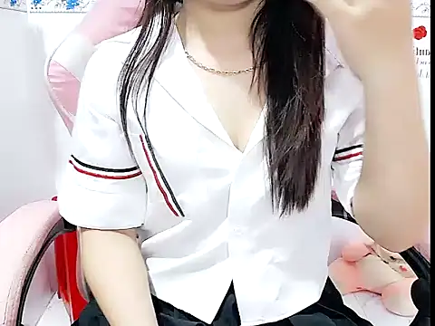 צ'אט XXX בשידור חי של Emilysexy_cut
