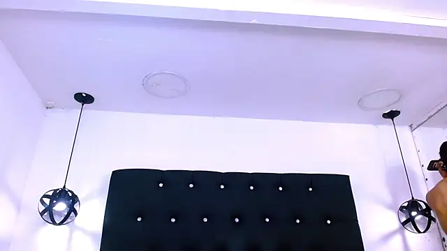 Chat +18 de Dannesh_ ao vivo