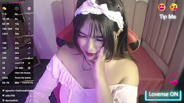 Chat +18 de Carolina_bj ao vivo