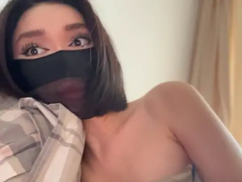DeferentUproar Adlı Modelin Canlı XXX Sohbeti