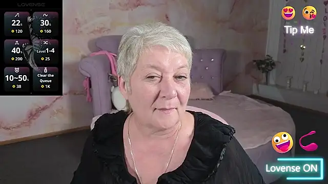 Poppy_Pulse's Live XXX Chat