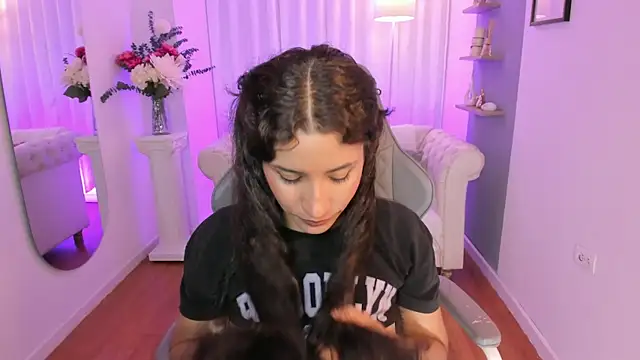 hanna_mils Adlı Modelin Canlı XXX Sohbeti