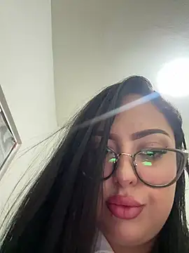 MileyGia Chat XXX in diretta