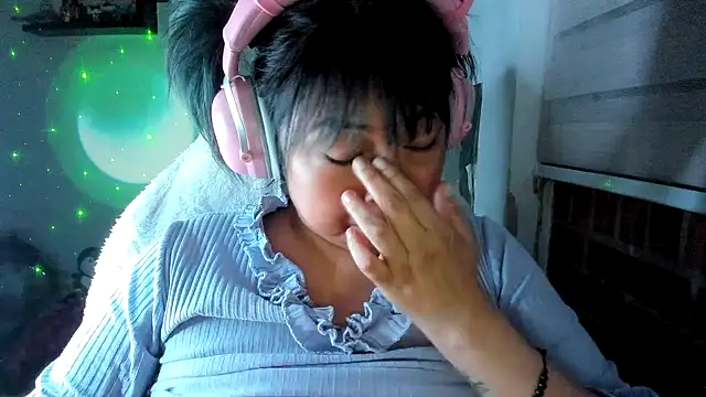 Chat XXX en directo de Shaddycute_