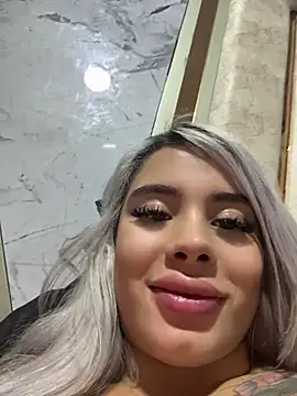 Chat +18 de YouCandiSumisa ao vivo