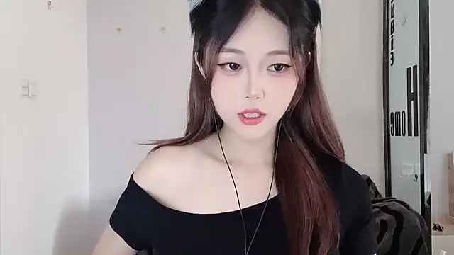 KiKi-011's Live XXX Chat