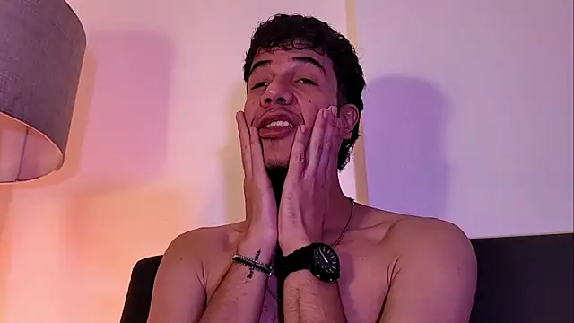 Chat XXX en directo de Derek_stud_