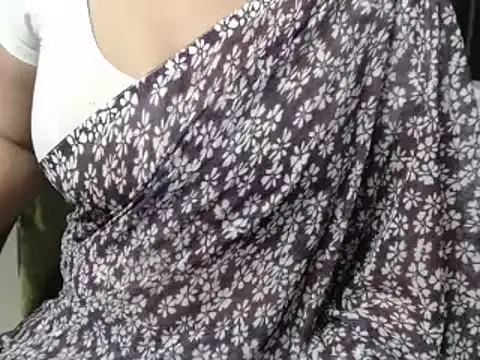 Chat XXX ao vivo de sunitha-3