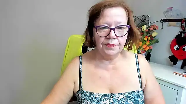 Онлайн чат XXX Adelewildx