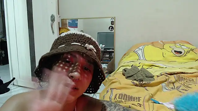 AlinaWoolf_ Adlı Modelin Canlı XXX Sohbeti