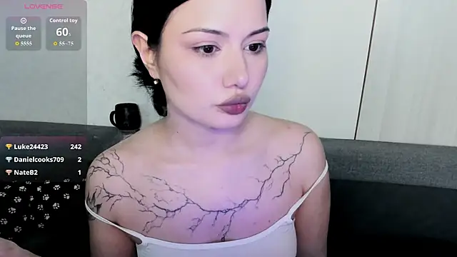 Chat XXX en directo de Dark_Moni