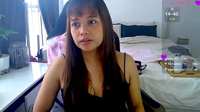 MyAsianWaifu's Live XXX Chat