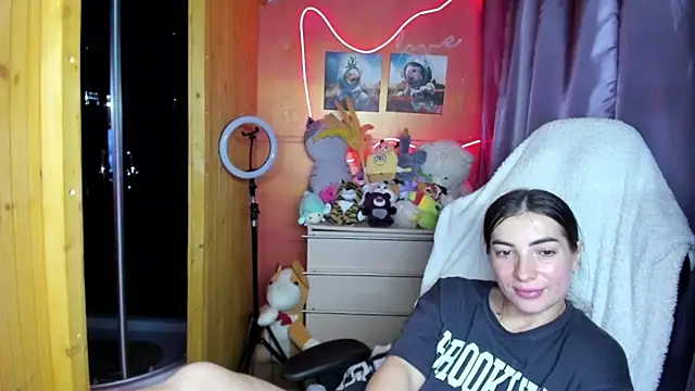 Chat +18 de Fiery_Brunette_ ao vivo