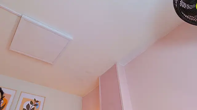 Chat XXX en directo de DemiJones_
