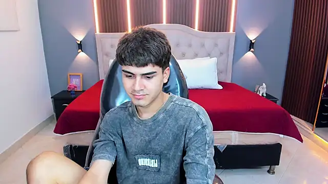 Tommy18__ Live XXX-chat
