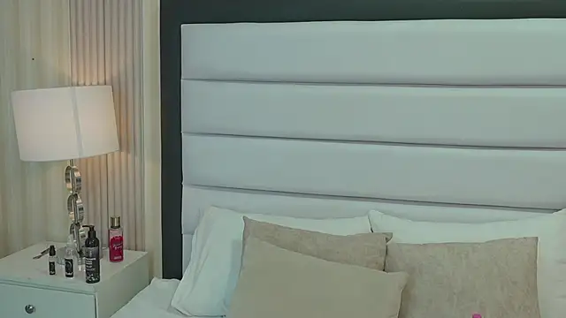 Chat +18 de VioletSweetts ao vivo