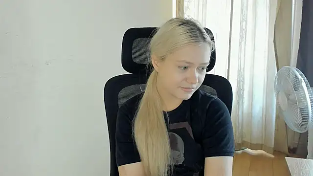 Chatroom XXX en direct de MidnightPoise