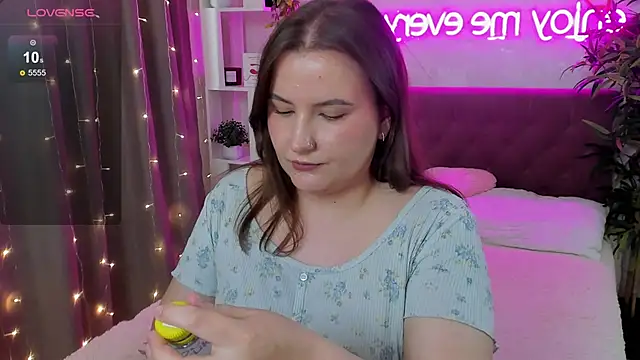 FeralPeach's Live XXX Chat