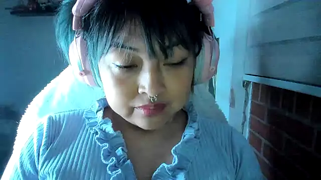 Živý XXX chat Shaddycute_