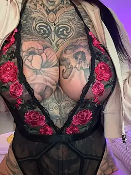 XXX chat uživo modela MeganWitch