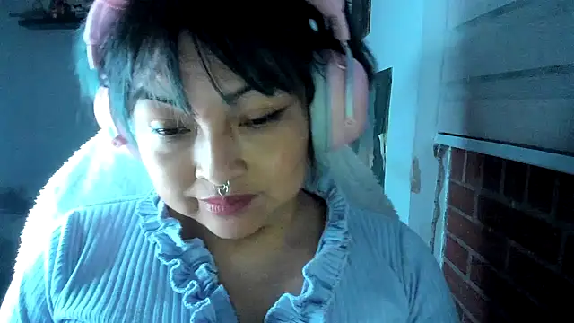 Chatroom XXX en direct de Shaddycute_