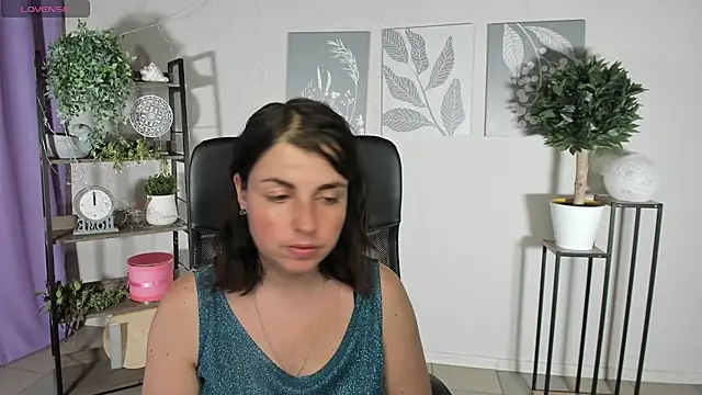 MartaEdams' Live XXX Chat